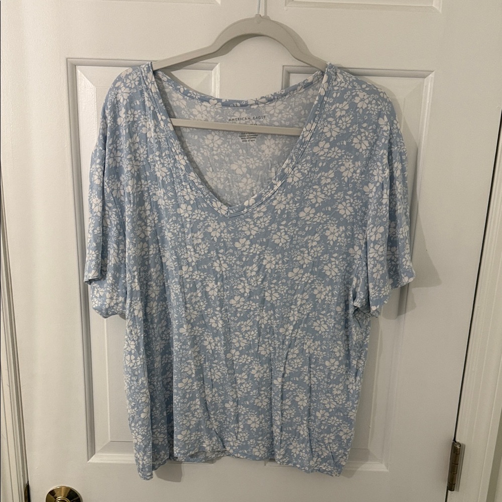 American Eagle Outfitters Blue Floral V-Neck Blouse